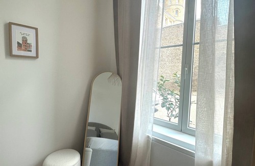 Henriville Apartment | Le Jules verne