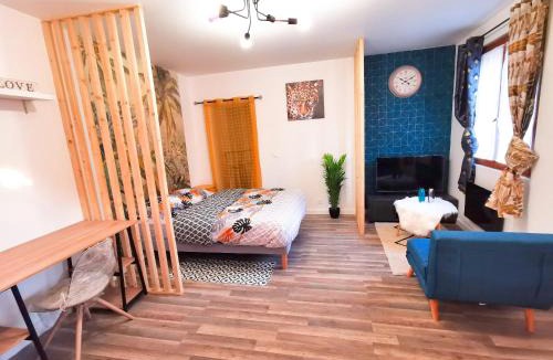 Notre-Dame Apartment | Le Jungle Chic de Pontoise