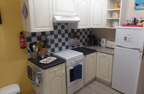 Rognonas Apartment | Le Kiwi - Studio Apartment with Air Conditioning