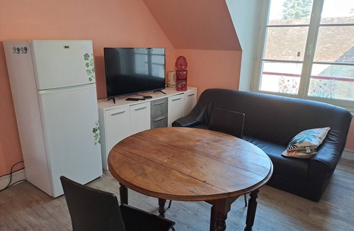 Pont-sur-Yonne Apartment | Le km99