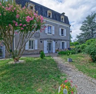 Meyronne House | Le Kouloury