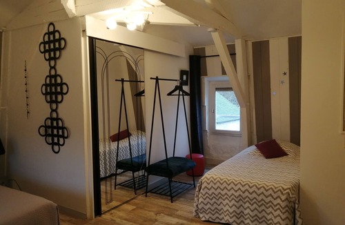 Meyronne House | Le Kouloury