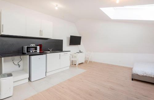 Etampes Apartment | Le Léon - Wifi - 400m Gare