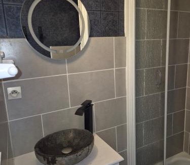 Saint-Claude Apartment | Le létilo