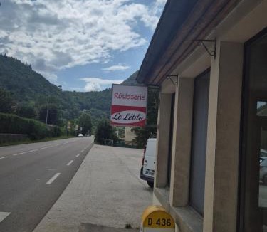 Saint-Claude Apartment | Le létilo