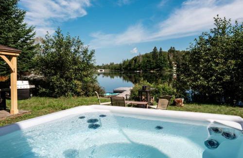 Saint-Calixte Ski Chalet | Le Lac Apaisant - Rustic Haven by the Water