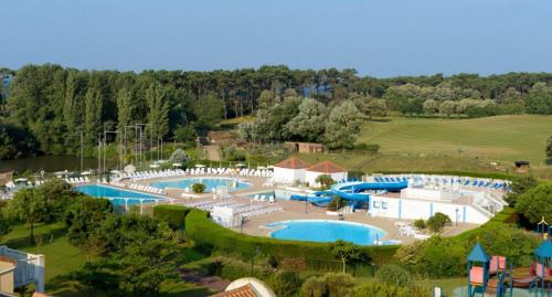 Bourgenay Apartment | Le lac Bourgenay avec piscine du 1 mai au 15 sept