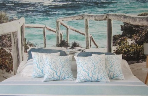 Uchaud Bed & Breakfast | Le lagon bleu