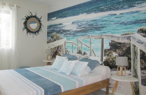 Uchaud Bed & Breakfast | Le lagon bleu