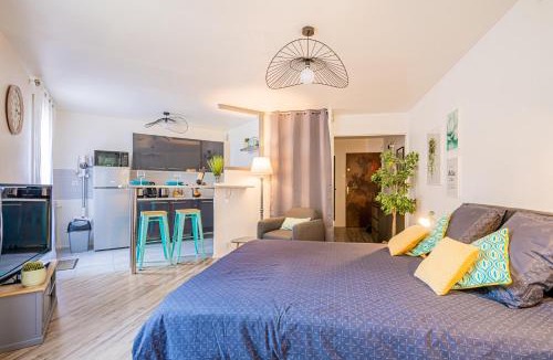 Les Epinettes Apartment | LE LAGON BLEU - Parking - Netflix - Loggia