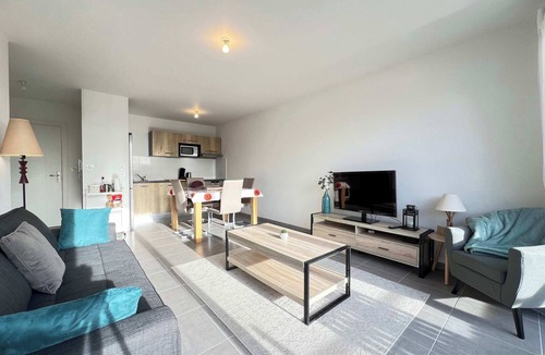 Frouzins Apartment | Le Lamartine - 4p - Bords de Lac - Parking