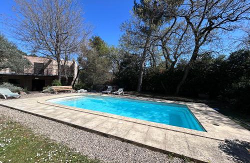 Villeneuve-les-Avignon Bed & Breakfast | Le Larjalas - villa piscine & grands espaces