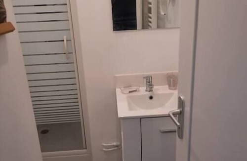 Courseulles-sur-Mer Apartment | Le Levant - Avec Loggia - à 20m de la Plage