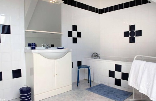 Grandcamp-Maisy House | Le lieu Landais by Interhome