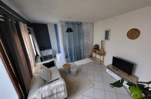 Bernay Apartment | Le Lobrot - studio 2 personnes - parking facile