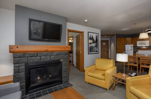 Mont-Tremblant Pedestrian Village Hotel | Le Lodge de la Montagne - Les Suites Tremblant