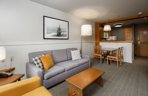 Mont-Tremblant Pedestrian Village Hotel | Le Lodge de la Montagne - Les Suites Tremblant