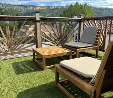Plan-d'Aups-Sainte-Baume Ski Chalet | Le LODGE De La Sainte Baume