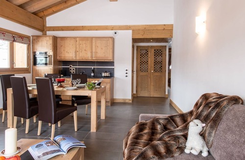 Les Boisses Apartment | Le Lodge des Neiges 5* by Interhome