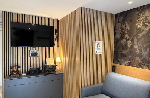 Saint-Laurent-dAndenay House | Le Lodge SPA