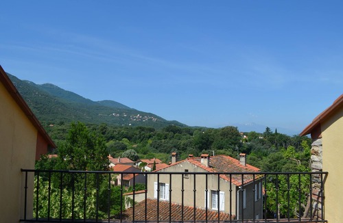 Laroque-des-Alberes Apartment | LE LOFT - 6-person apartment, air-conditioned, shared pool, Wifi