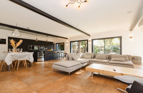 Pace House | Le Loft Black & Wood - Piscine privé et grande terrasse à 20 min de Rennes