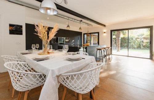 Pace House | Le Loft Black & Wood - Piscine privé et grande terrasse à 20 min de Rennes