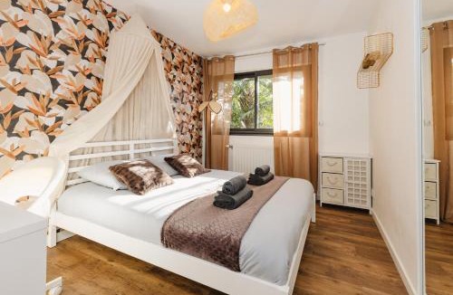 Pace House | Le Loft Black & Wood - Piscine privé et grande terrasse à 20 min de Rennes