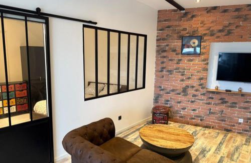 Eveux Apartment | Le Loft d 'Éveux - 2 places de parking