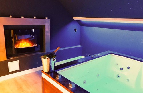 Basse-Normandie Apartment | Le Loft de Zoé 90m² - Jacuzzi Billard Cinéma & Bar