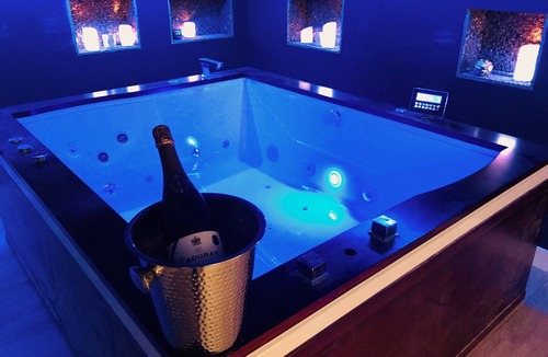 Basse-Normandie Apartment | Le Loft de Zoé 90m² - Jacuzzi Billard Cinéma & Bar