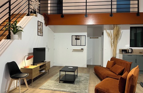 Capestang Apartment | Le Loft du Canal du midi: 120m2 Design Garage 60m2 and private VAE bike room
