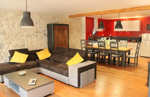Nerac Apartment | Le loft Henri Iv - Magnificent apartment facing the Château Henri IV