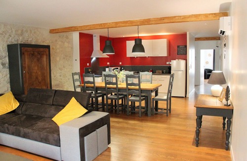 Nerac Apartment | Le loft Henri Iv - Magnificent apartment facing the Château Henri IV