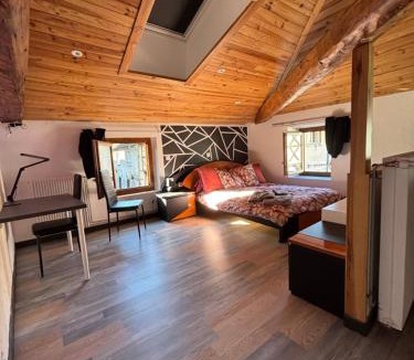 Ambert Apartment | Le loft Mansardé