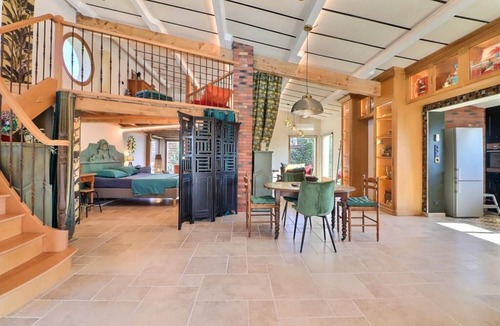 Aubais Villa | Le Loft Piscine & Jardin, 3-star atypical stay by ImmoConciergerie