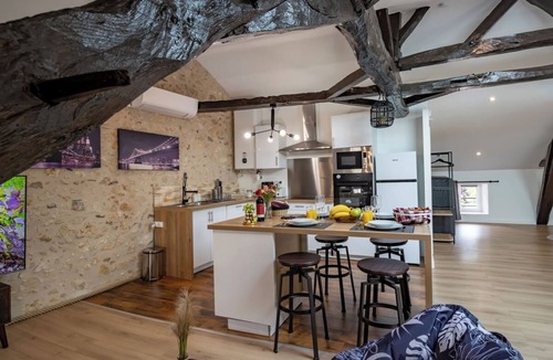 Mussidan Apartment | Le Loft - Rated 5 Stars