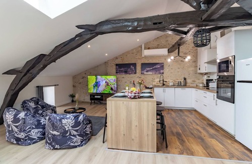 Mussidan Apartment | Le Loft - Rated 5 Stars