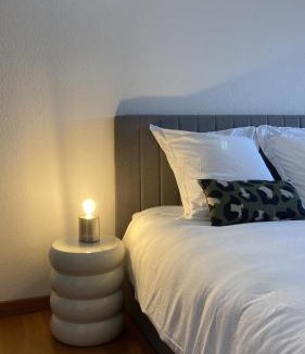 Onet-le-Chateau Apartment | Le Loft Ruthénois - Parking, lit XL et Wifi