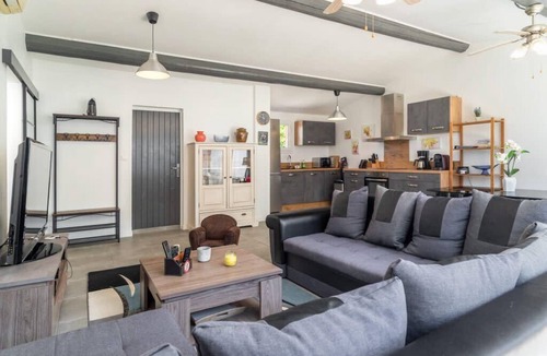 Caumont-sur-Durance House | Le logis de la castagne