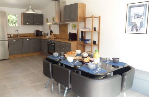 Caumont-sur-Durance House | Le logis de la castagne