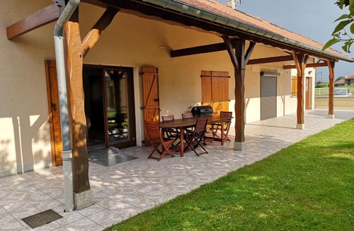 Giffaumont-Champaubert House | LE LOGIS DU DER