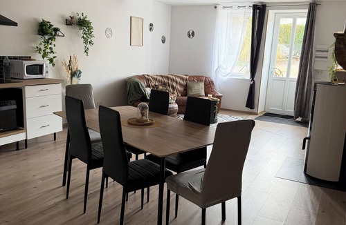 Chatellenot House | Le Logis Du Garde-Ferme