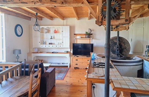 Champagnac House | Le Logis du Meunier