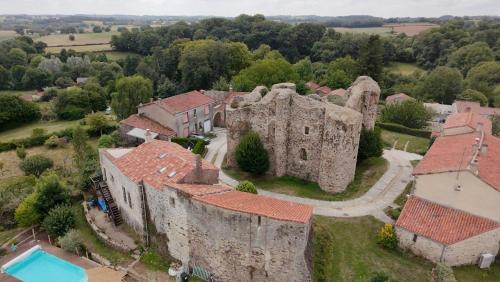 Sevremont House | Le Logis du Vieux Donjon