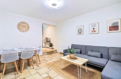 Saint-Gilles Apartment | LE LOGY-COSY - Appartement 5 pers - Clim Wifi Cosy Garage