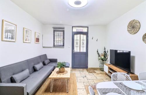 Saint-Gilles Apartment | LE LOGY-COSY - Appartement 5 pers - Clim Wifi Cosy Garage