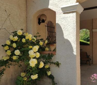 Auriol Villa | Le Loriot