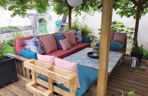 Champagne-et-Fontaine House | Le Loriot