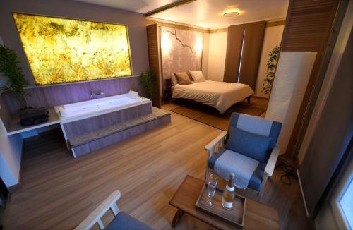 Conflans-Sainte-Honorine Apartment | Le Lotus Suite romantique avec SPA privé